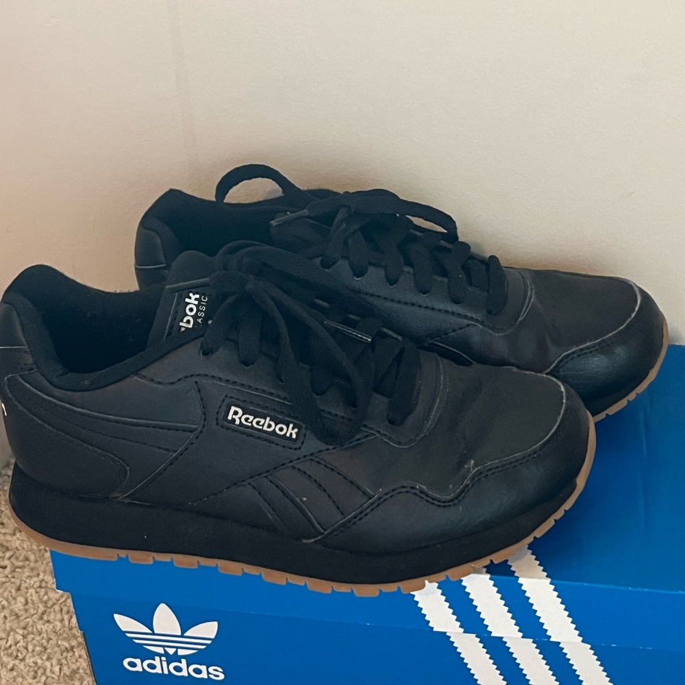 Black rebook non slip shoes